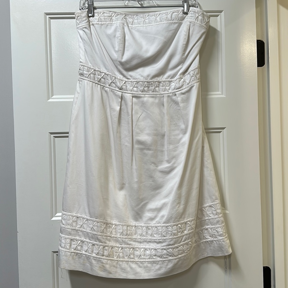 Good condition White House Black market size 10 strapless dress